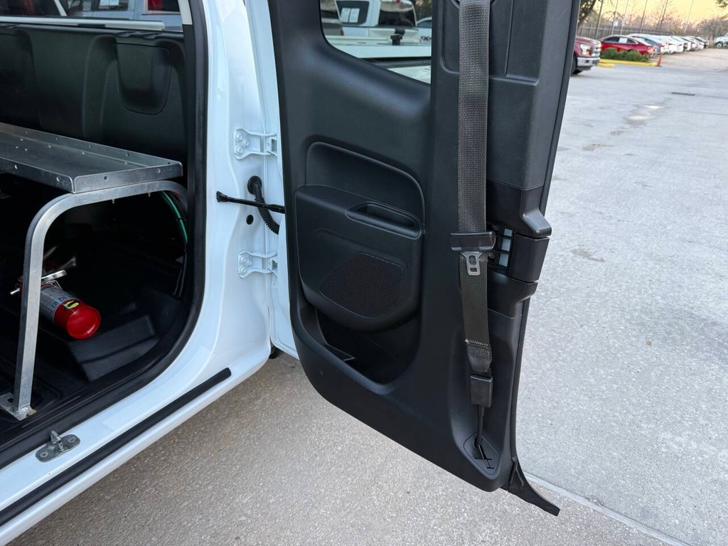 Chevrolet Colorado Vehicle Full-screen Gallery Image 13