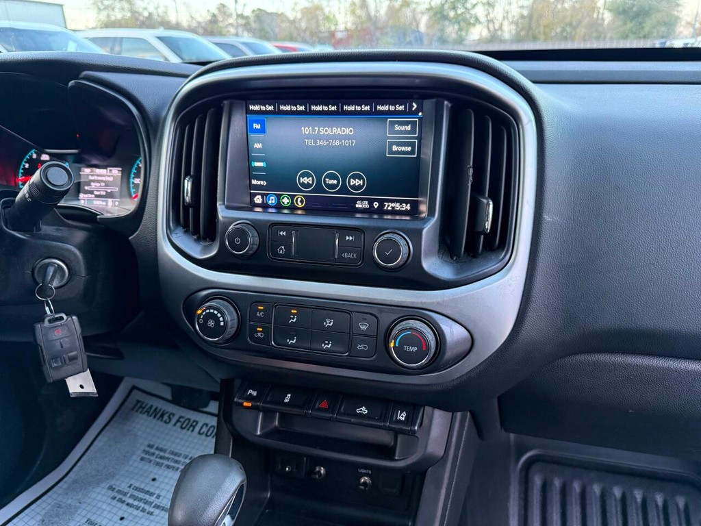 Chevrolet Colorado Vehicle Full-screen Gallery Image 21