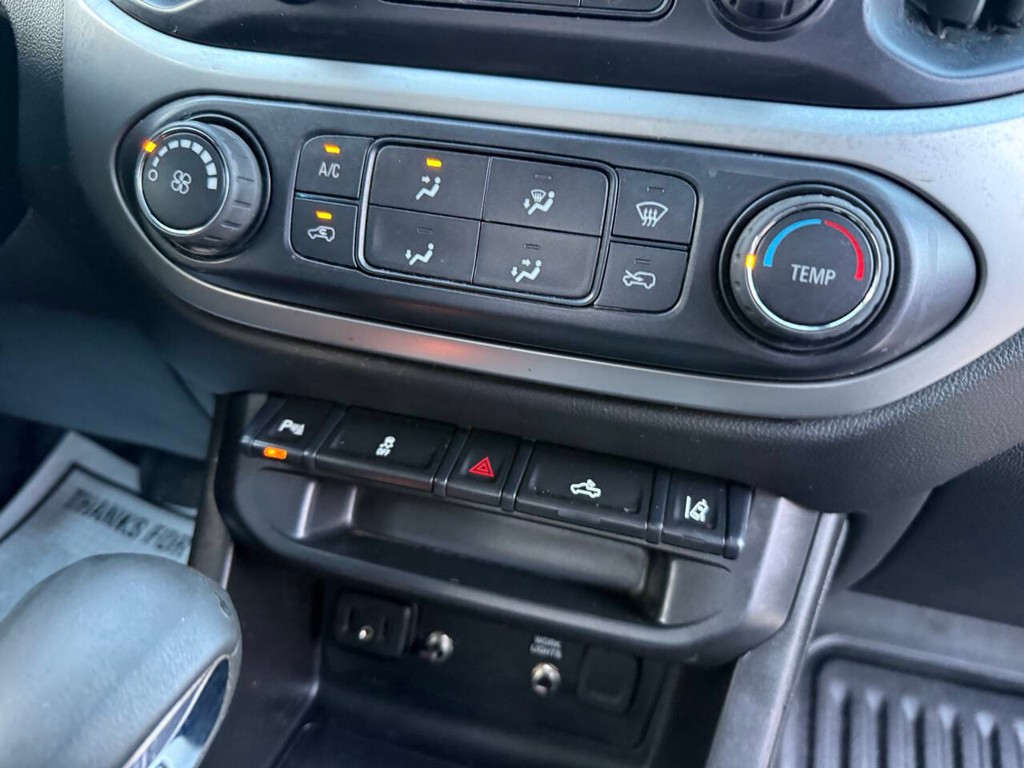 Chevrolet Colorado Vehicle Full-screen Gallery Image 26