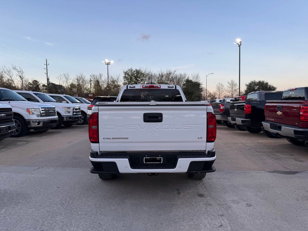 Chevrolet Colorado Vehicle Full-screen Gallery Image 35