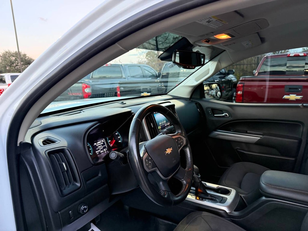 Chevrolet Colorado Vehicle Full-screen Gallery Image 06