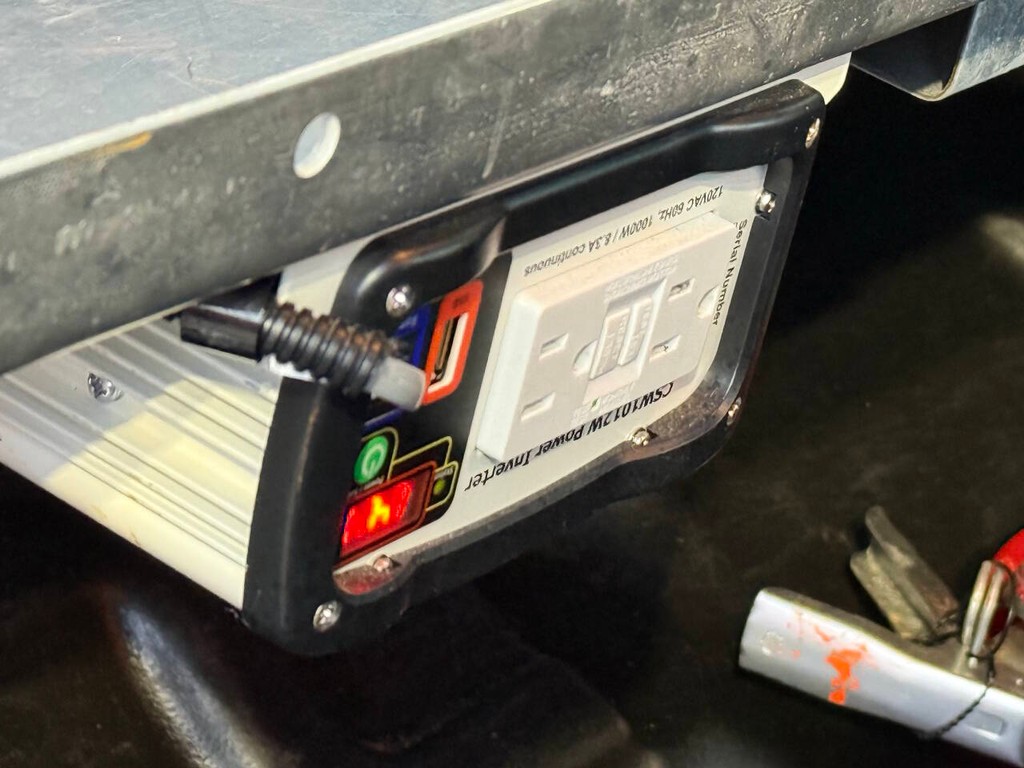 Chevrolet Colorado Vehicle Full-screen Gallery Image 14