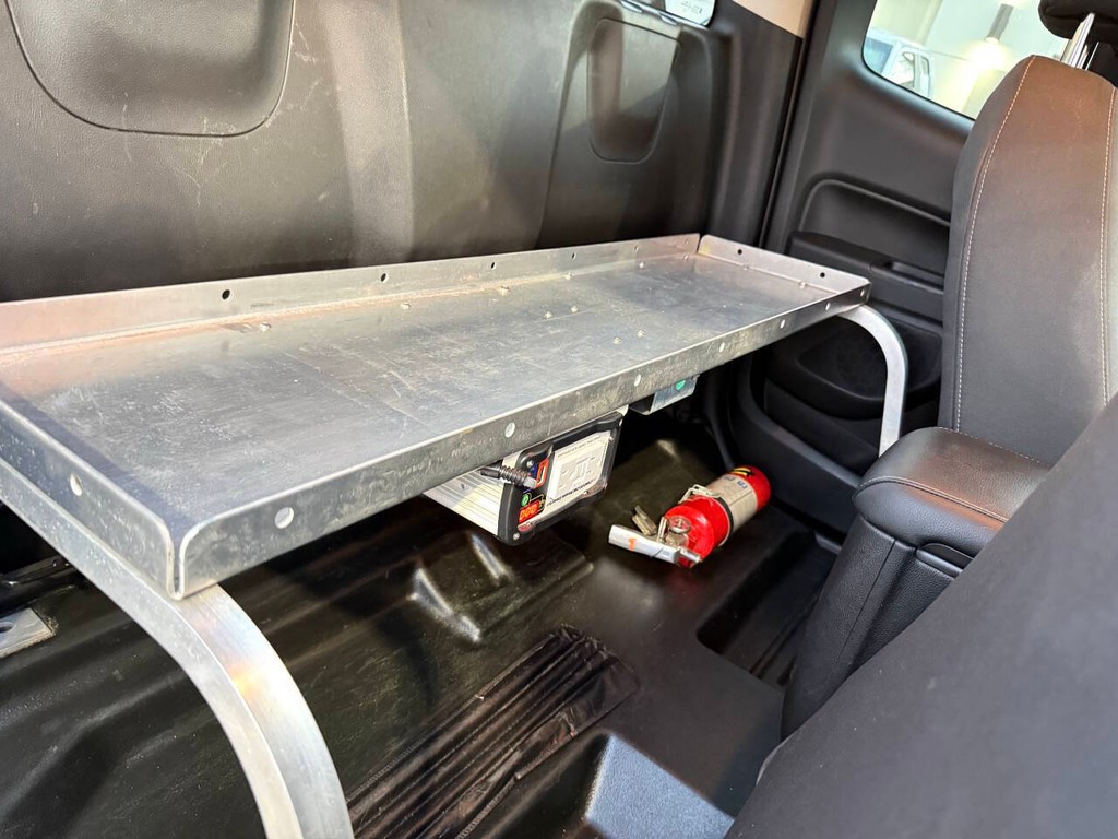 Chevrolet Colorado Vehicle Full-screen Gallery Image 15