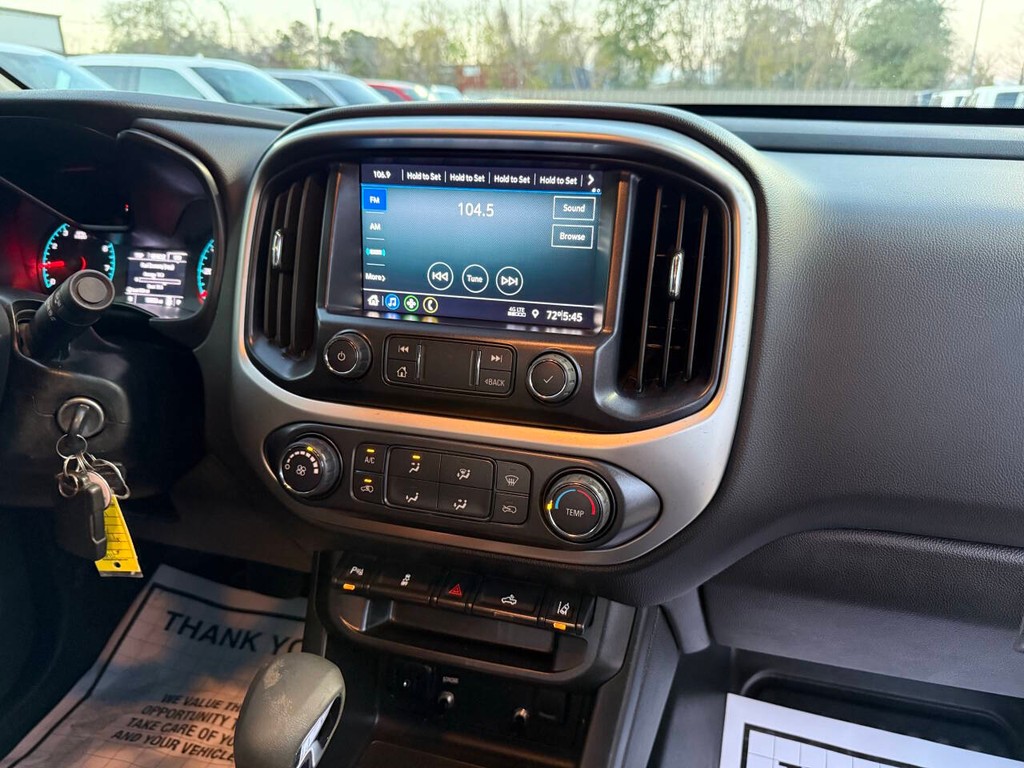 Chevrolet Colorado Vehicle Full-screen Gallery Image 22