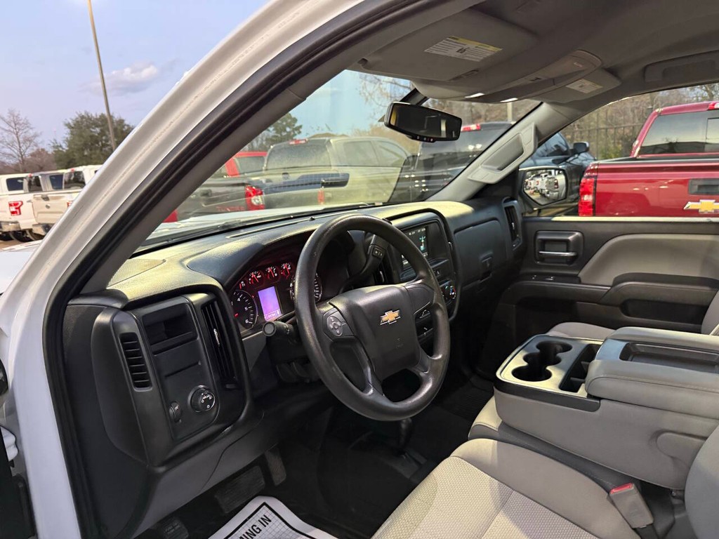 Chevrolet Silverado 1500 LD Vehicle Full-screen Gallery Image 06