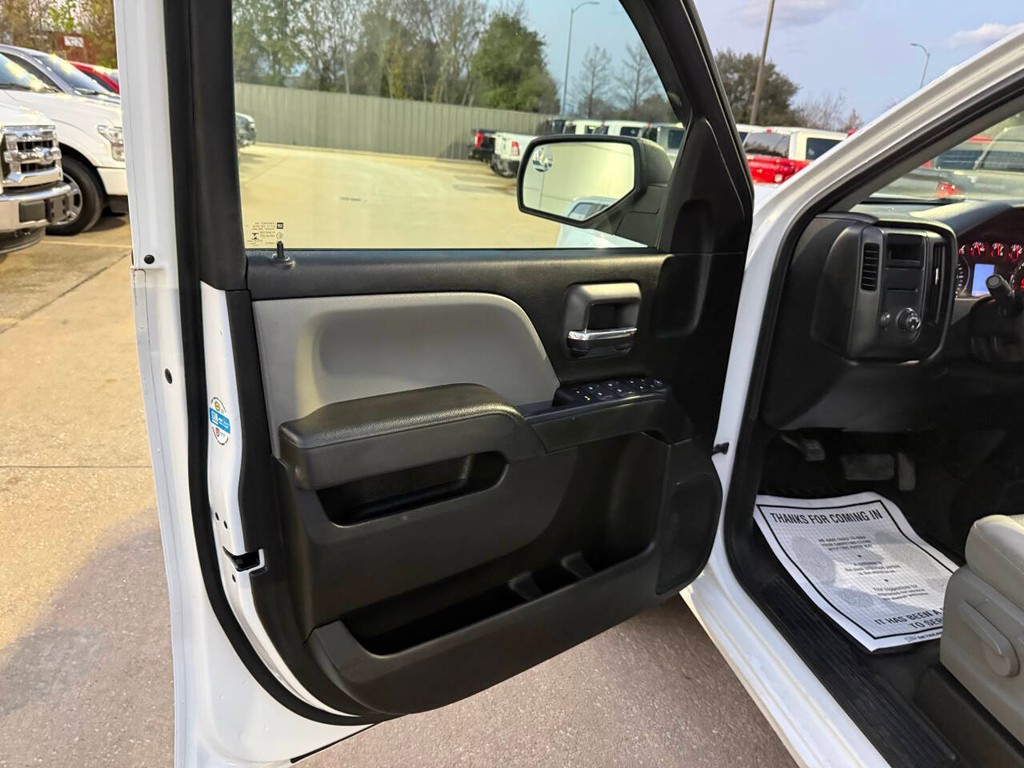 Chevrolet Silverado 1500 LD Vehicle Full-screen Gallery Image 08