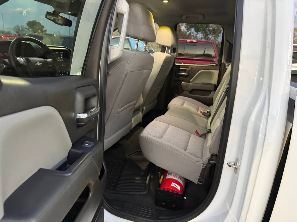 Chevrolet Silverado 1500 LD Vehicle Full-screen Gallery Image 12