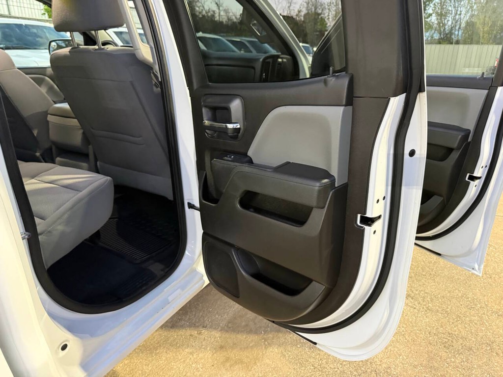 Chevrolet Silverado 1500 LD Vehicle Full-screen Gallery Image 15