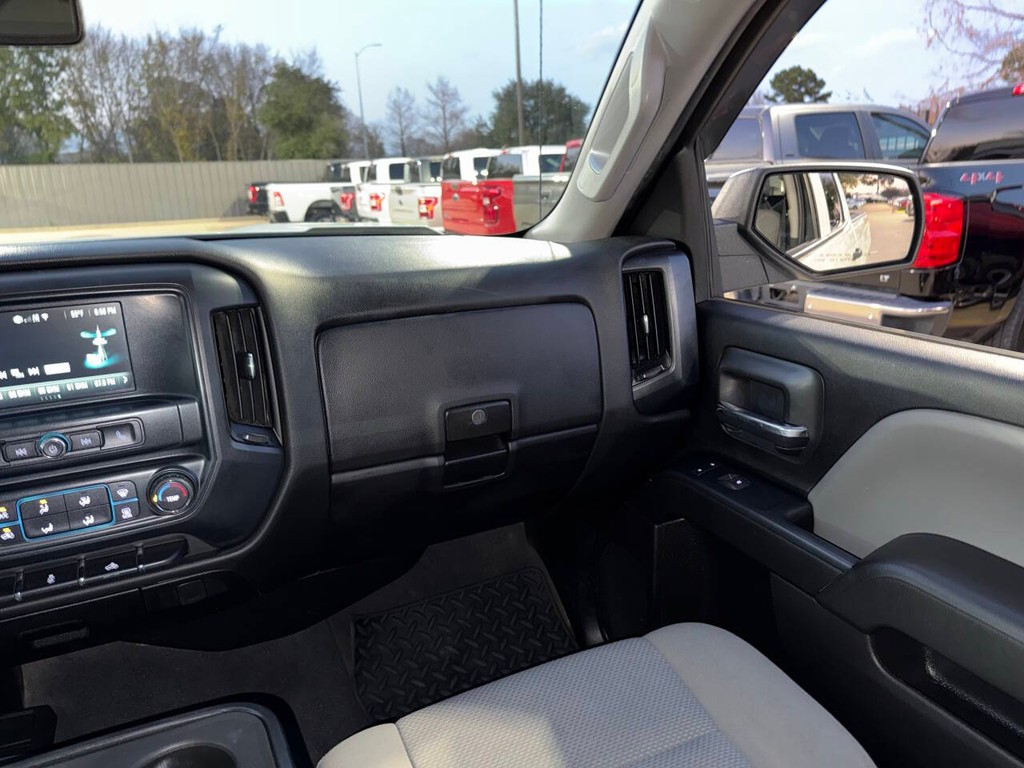 Chevrolet Silverado 1500 LD Vehicle Full-screen Gallery Image 19
