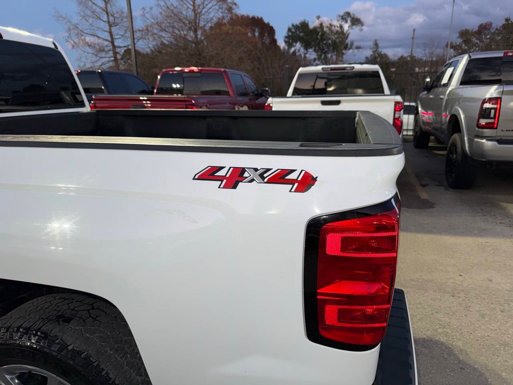 Chevrolet Silverado 1500 LD Vehicle Full-screen Gallery Image 34