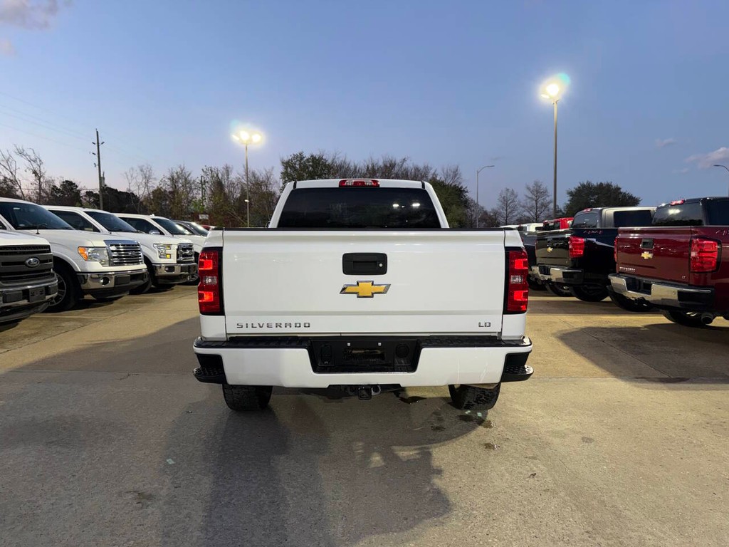 Chevrolet Silverado 1500 LD Vehicle Full-screen Gallery Image 36