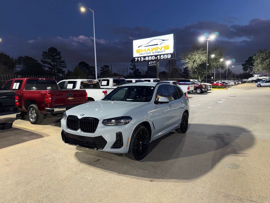 BMW X3 Vehicle Full-screen Gallery Image 03