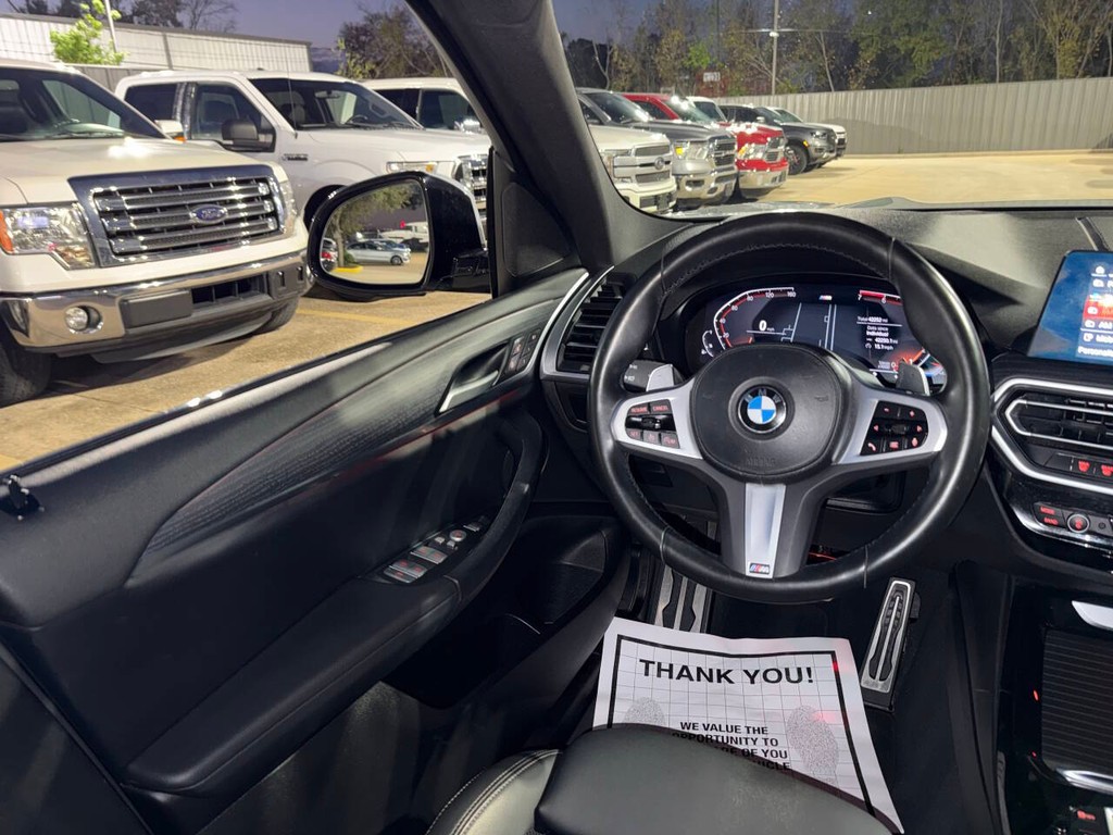 BMW X3 Vehicle Full-screen Gallery Image 19