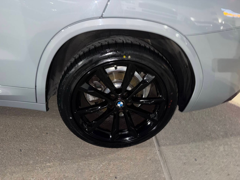 BMW X3 Vehicle Full-screen Gallery Image 36