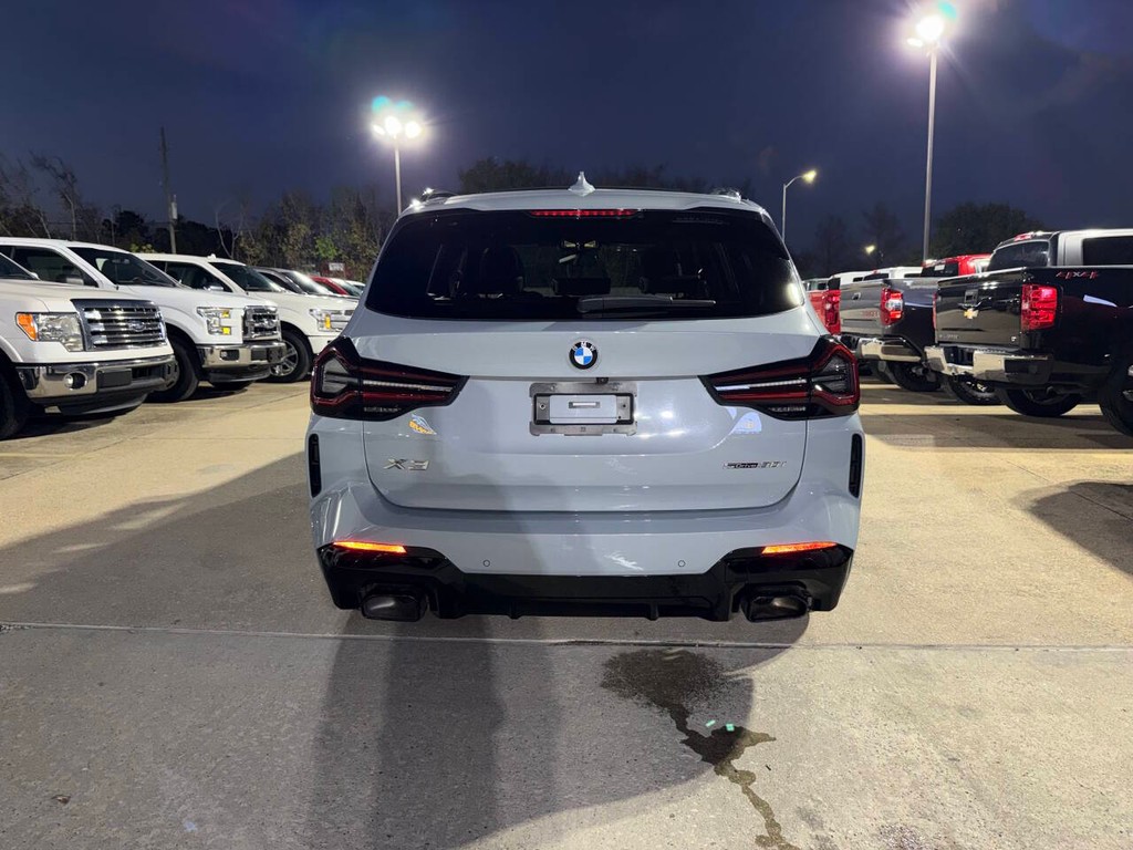 BMW X3 Vehicle Full-screen Gallery Image 39