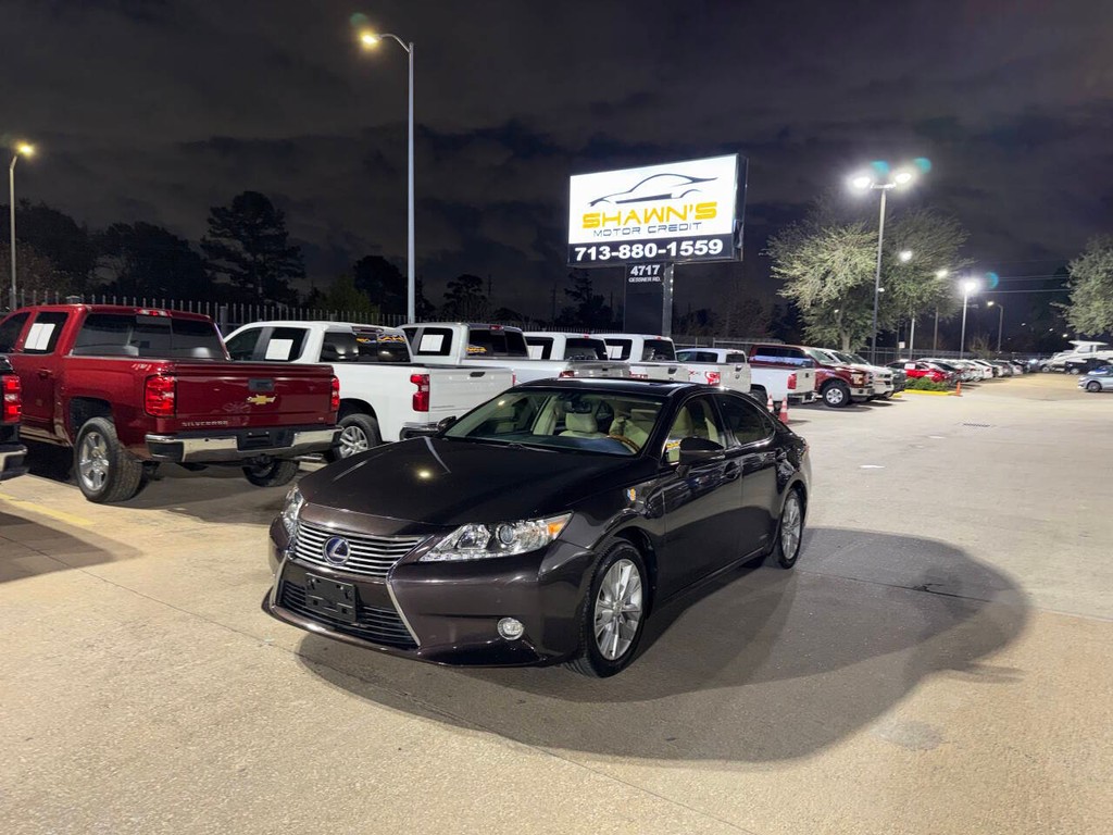 Lexus ES 300h Vehicle Full-screen Gallery Image 42