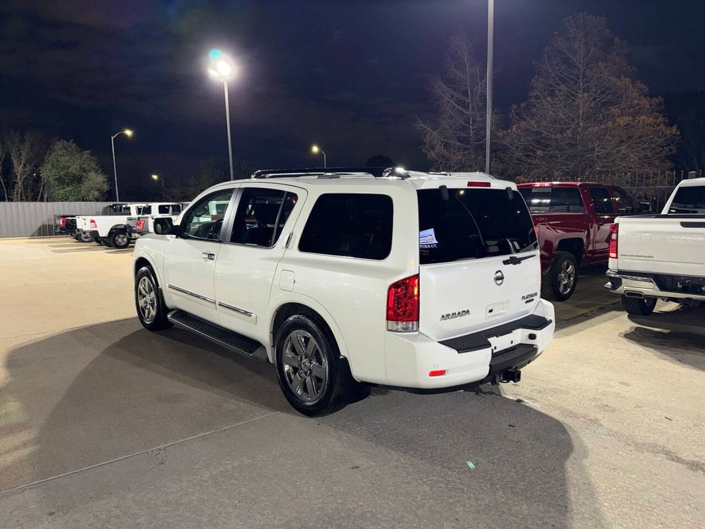 Nissan Armada Vehicle Full-screen Gallery Image 04