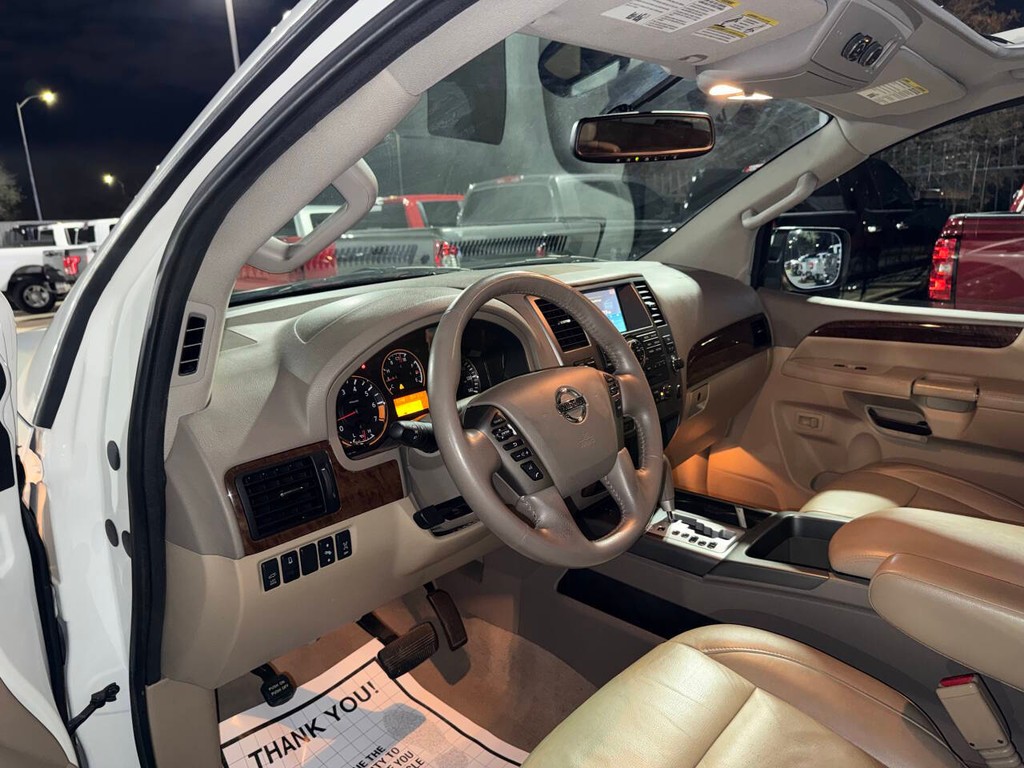 Nissan Armada Vehicle Full-screen Gallery Image 06