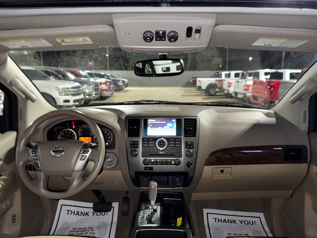 Nissan Armada Vehicle Full-screen Gallery Image 24