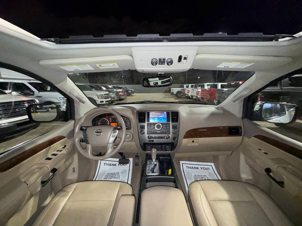 Nissan Armada Vehicle Full-screen Gallery Image 25