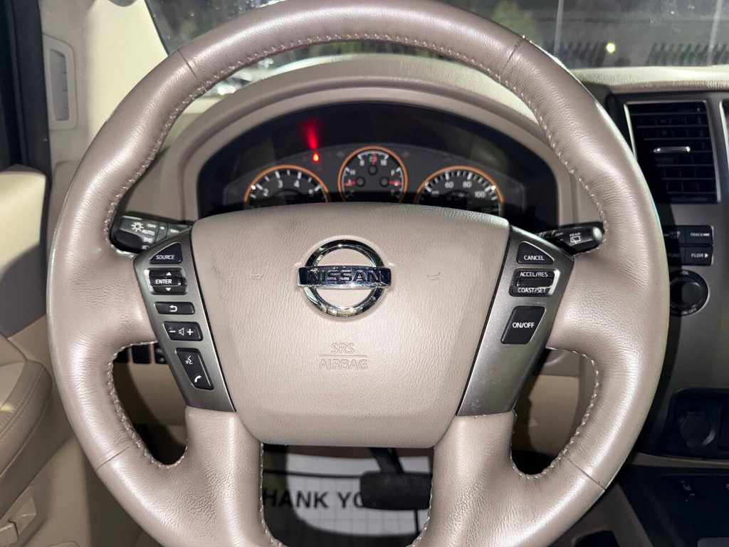 Nissan Armada Vehicle Full-screen Gallery Image 30