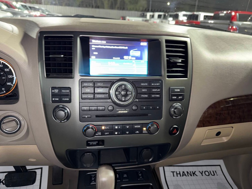 Nissan Armada Vehicle Full-screen Gallery Image 31