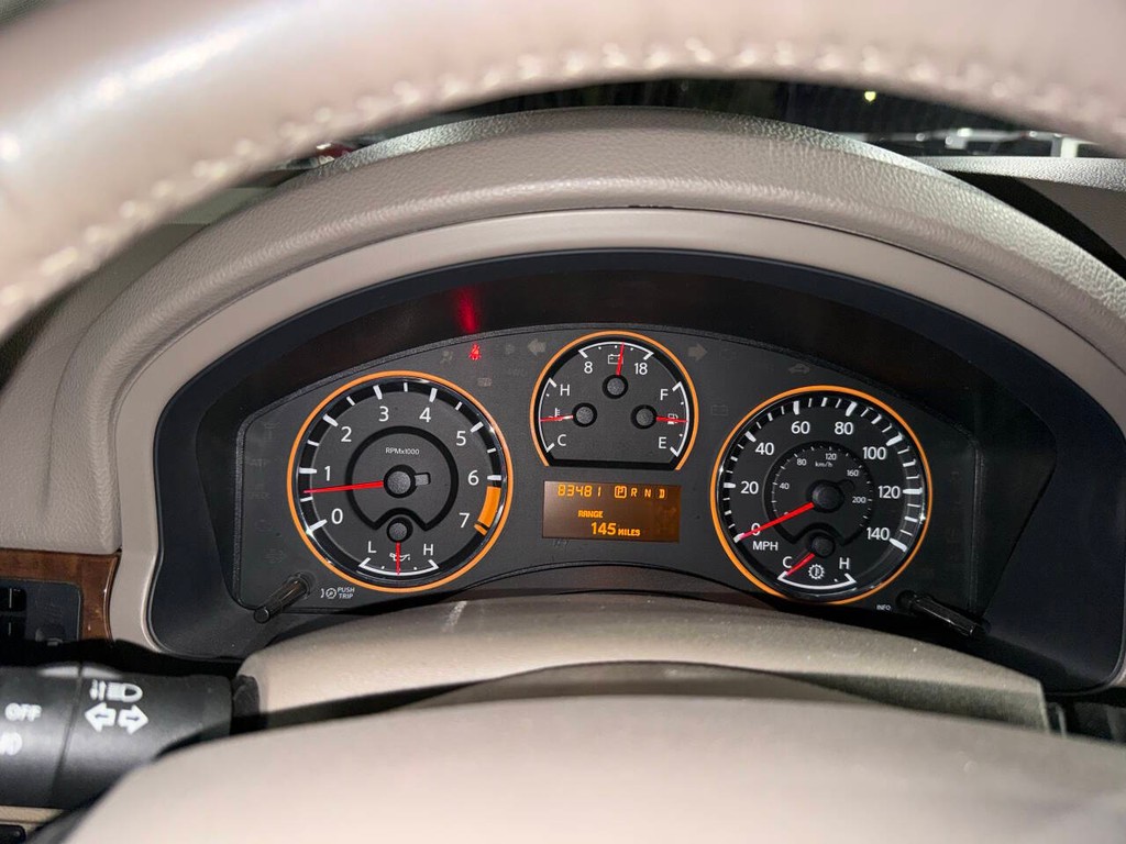 Nissan Armada Vehicle Full-screen Gallery Image 39