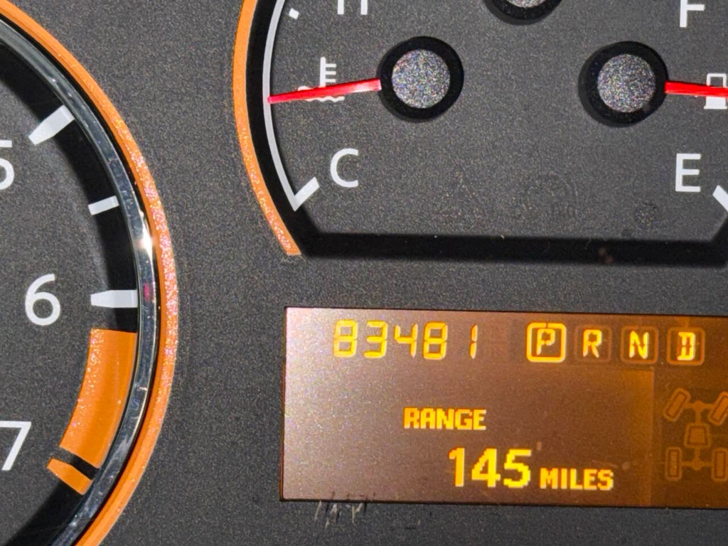 Nissan Armada Vehicle Full-screen Gallery Image 40