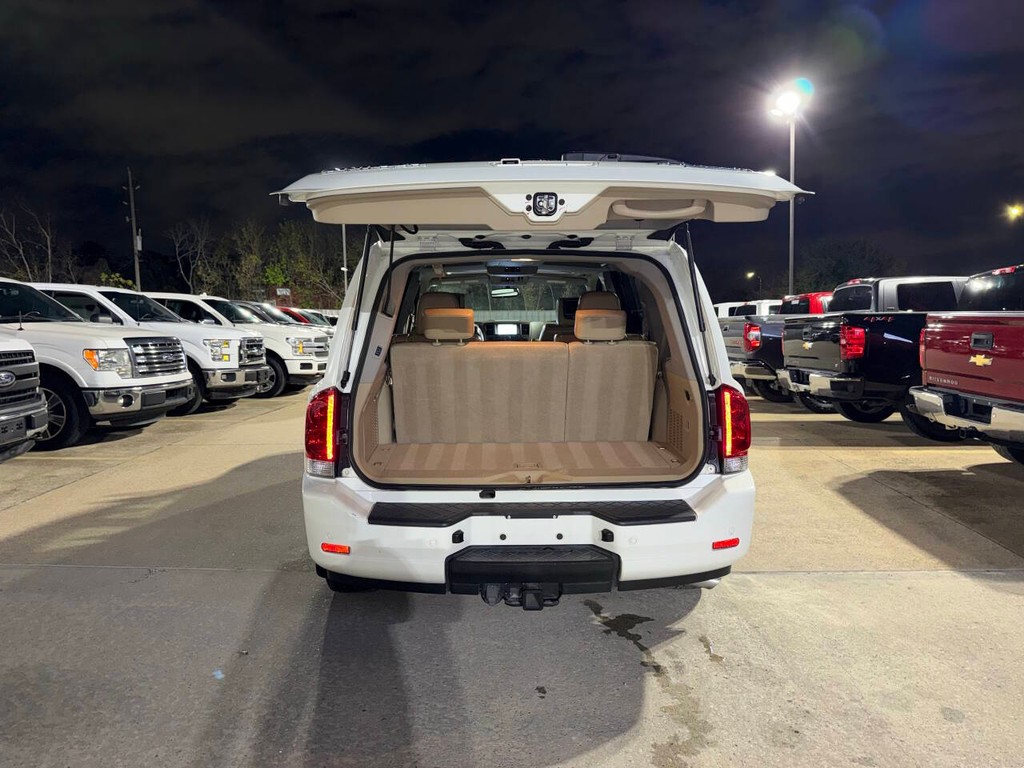 Nissan Armada Vehicle Full-screen Gallery Image 44