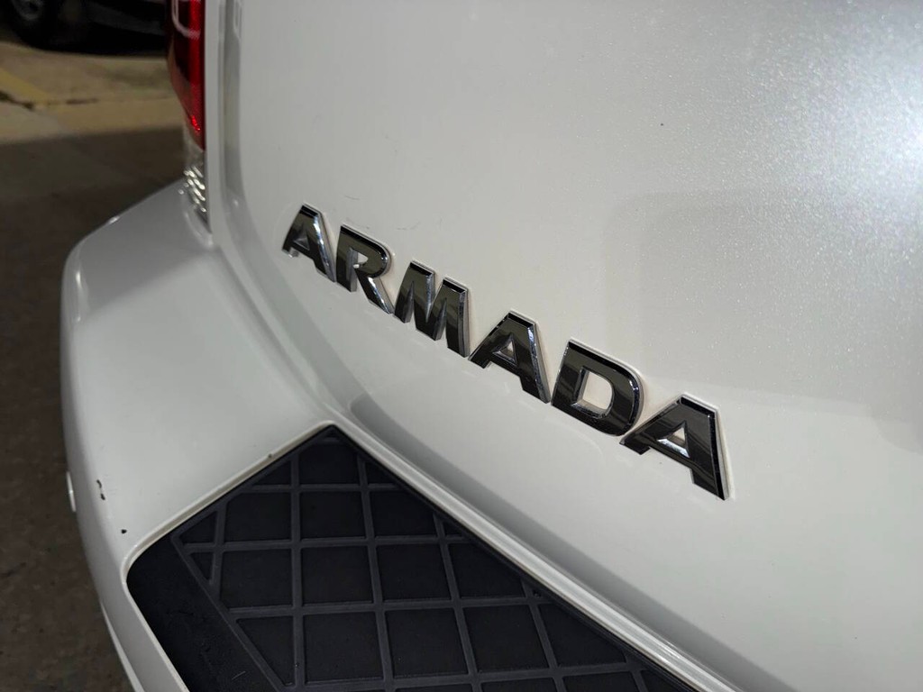 Nissan Armada Vehicle Full-screen Gallery Image 50