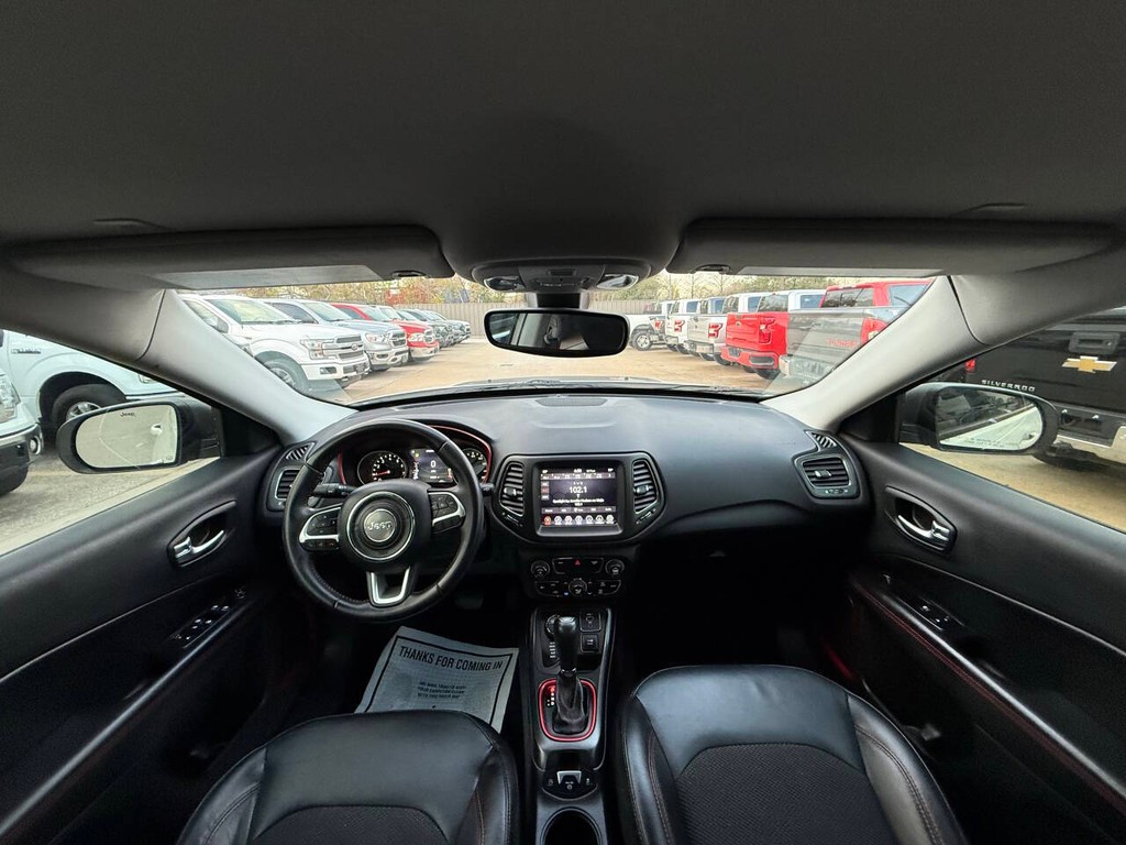 Jeep Compass Vehicle Full-screen Gallery Image 18