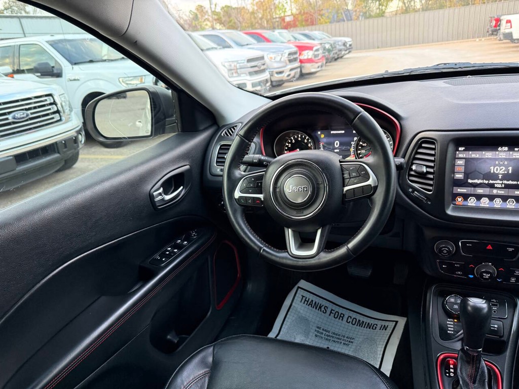 Jeep Compass Vehicle Full-screen Gallery Image 19