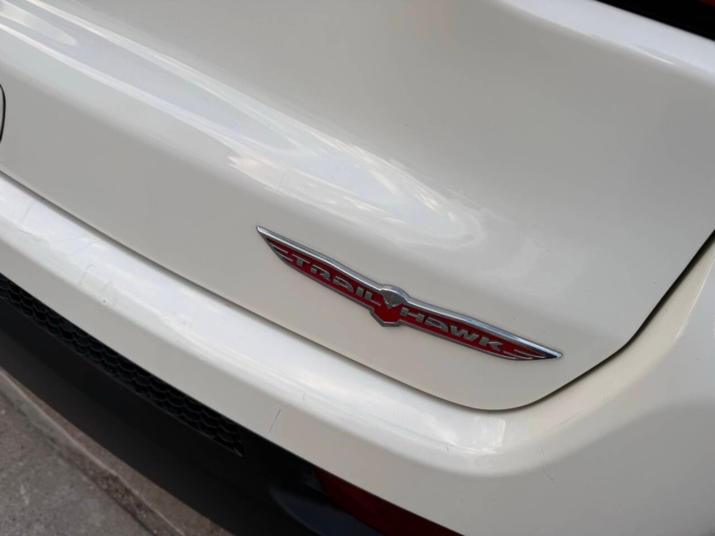 Jeep Compass Vehicle Full-screen Gallery Image 37