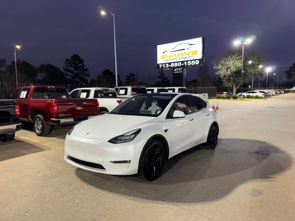 Tesla Model Y Vehicle Full-screen Gallery Image 03