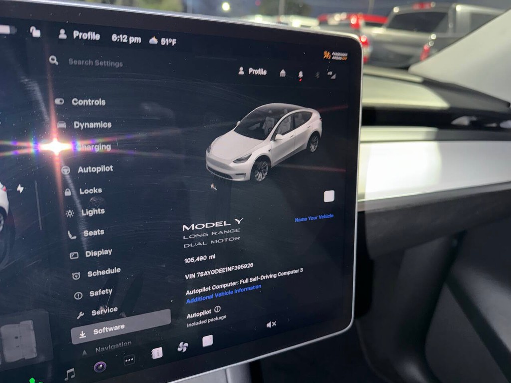 Tesla Model Y Vehicle Full-screen Gallery Image 29