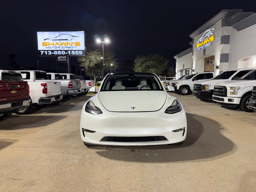 Tesla Model Y Vehicle Full-screen Gallery Image 37