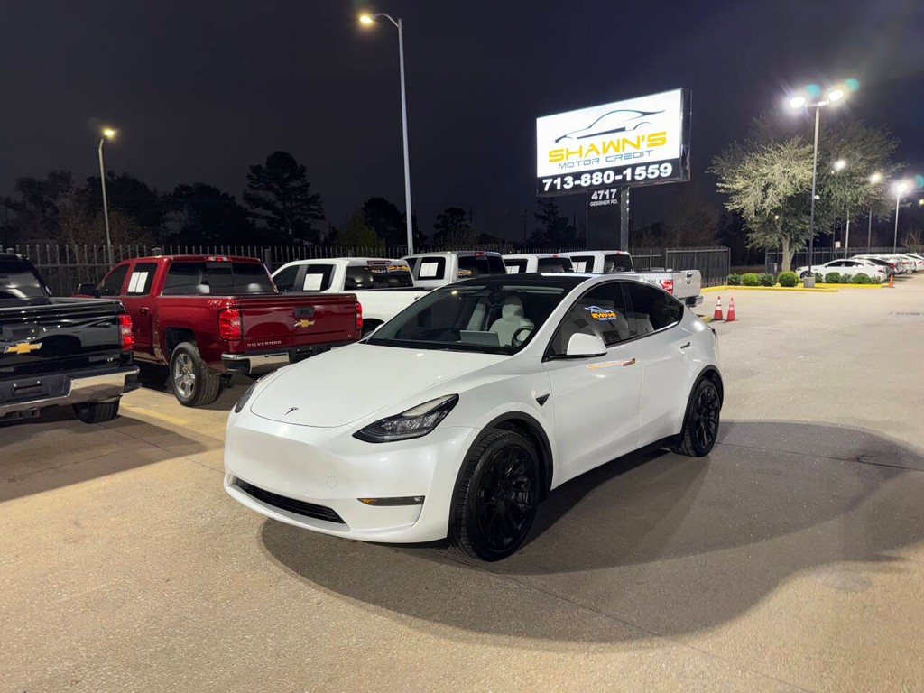 Tesla Model Y Vehicle Full-screen Gallery Image 39