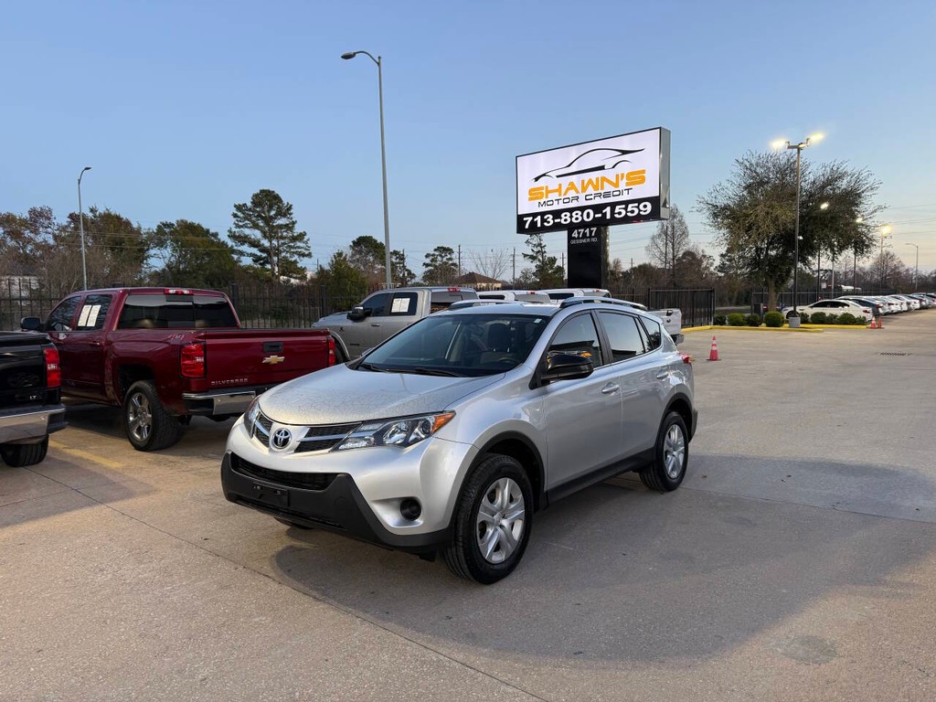 Toyota RAV4 Vehicle Full-screen Gallery Image 03