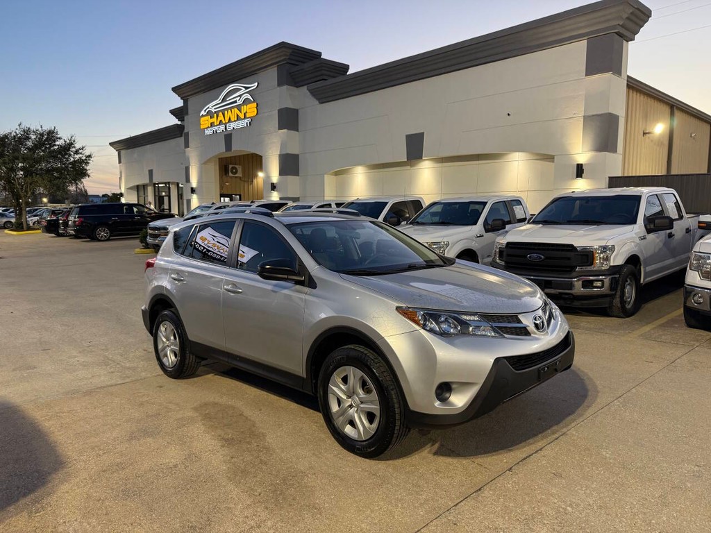 Toyota RAV4 Vehicle Full-screen Gallery Image 35