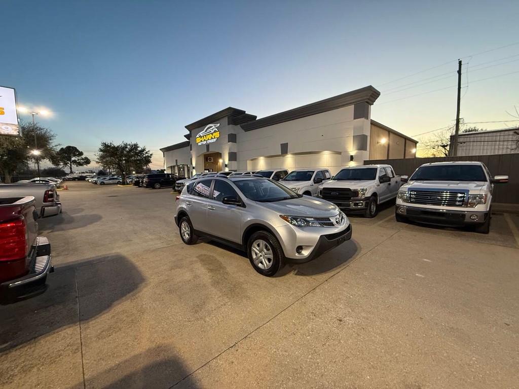 Toyota RAV4 Vehicle Full-screen Gallery Image 37