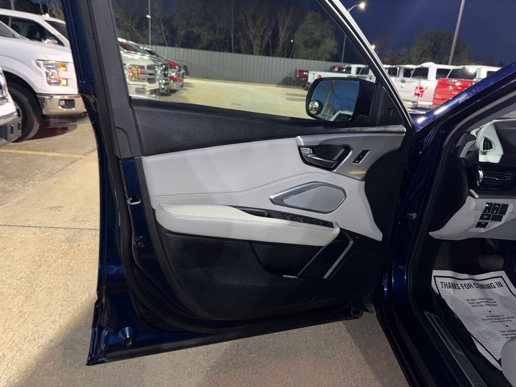 Acura RDX Vehicle Full-screen Gallery Image 08