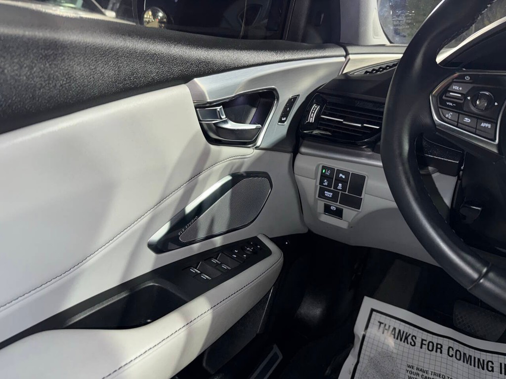 Acura RDX Vehicle Full-screen Gallery Image 30