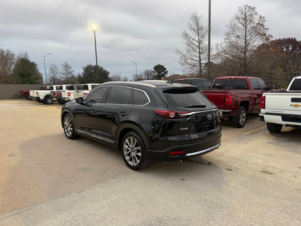 Mazda CX-9 Vehicle Full-screen Gallery Image 04