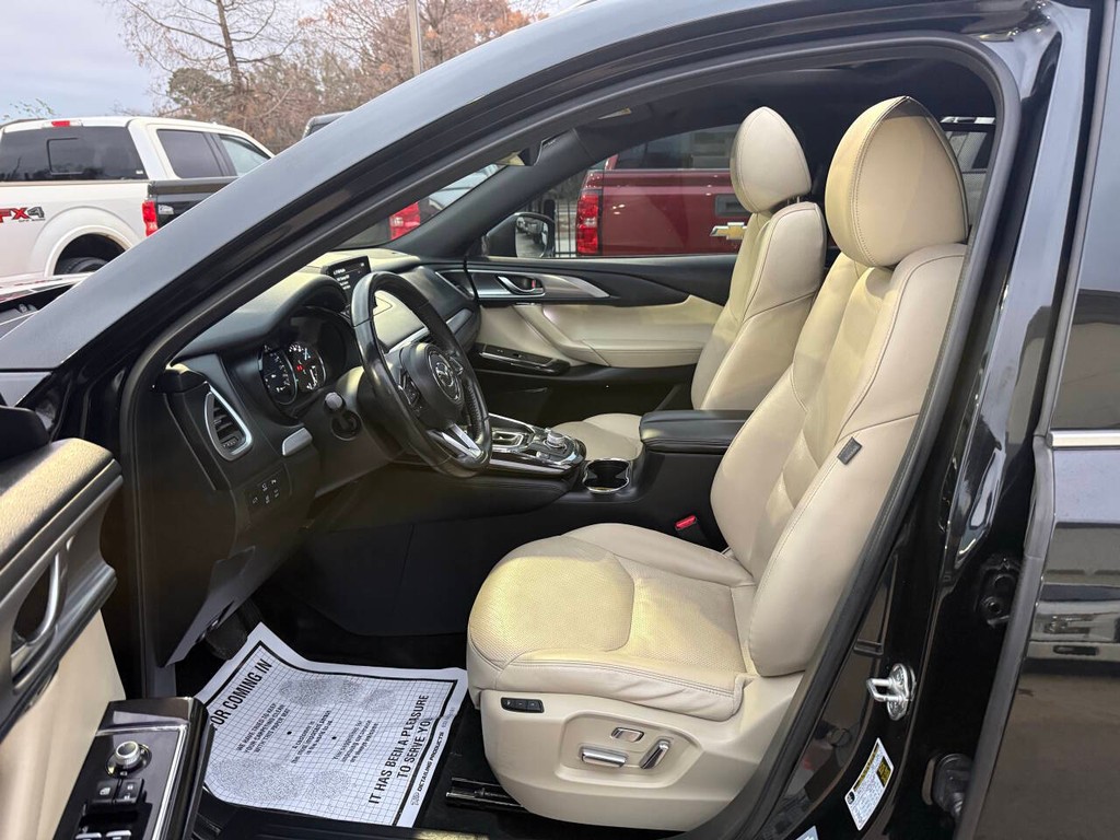 Mazda CX-9 Vehicle Full-screen Gallery Image 07