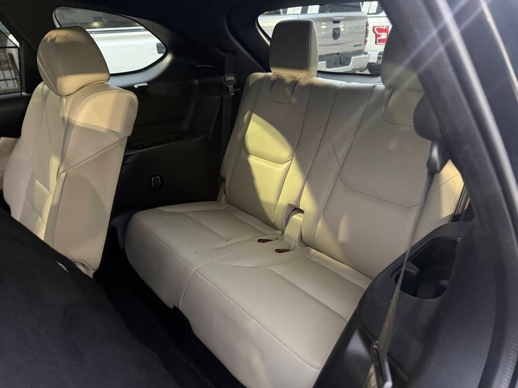 Mazda CX-9 Vehicle Full-screen Gallery Image 14
