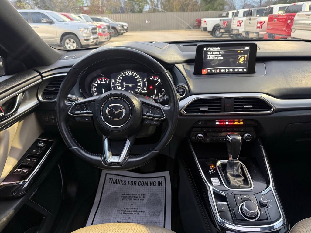 Mazda CX-9 Vehicle Full-screen Gallery Image 23