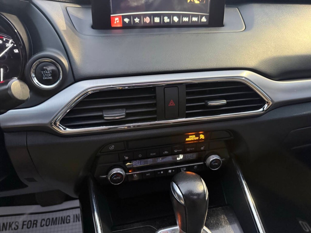 Mazda CX-9 Vehicle Full-screen Gallery Image 30