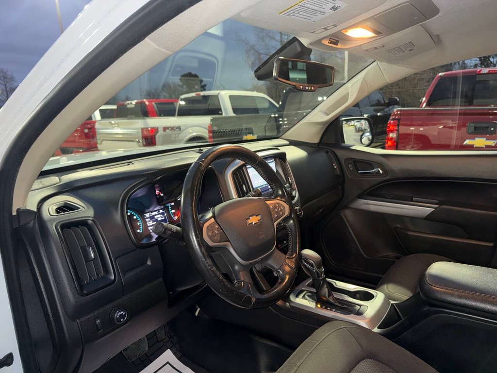 Chevrolet Colorado Vehicle Full-screen Gallery Image 06