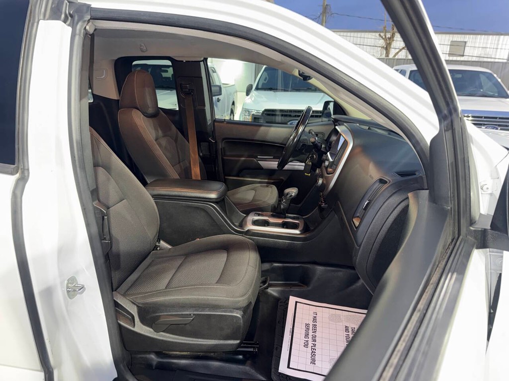 Chevrolet Colorado Vehicle Full-screen Gallery Image 10