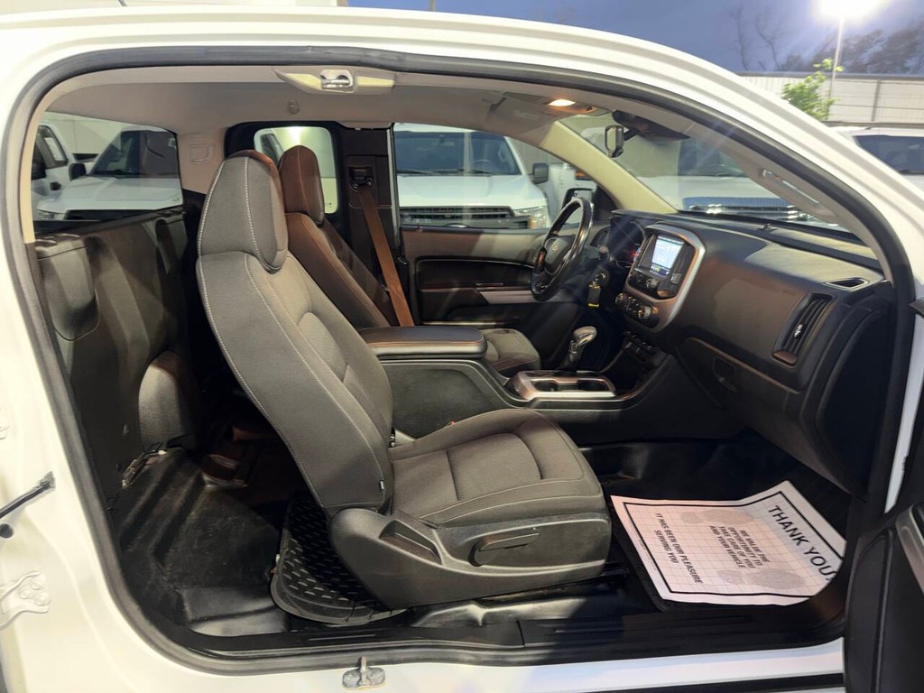 Chevrolet Colorado Vehicle Full-screen Gallery Image 14